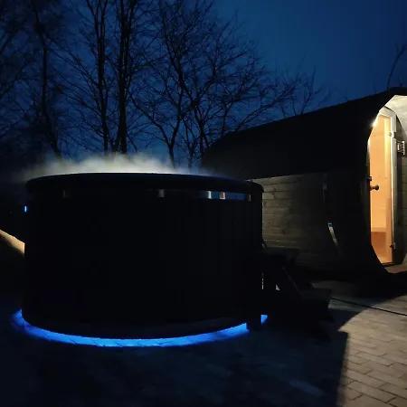 Ale Jazz W Cenie Jacuzzi I Basen *